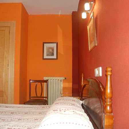 Hostal Residencia Castilla เกว็งกา ภายนอก รูปภาพ