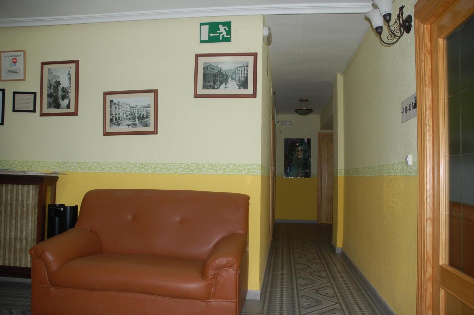 Hostal Residencia Castilla เกว็งกา ภายนอก รูปภาพ