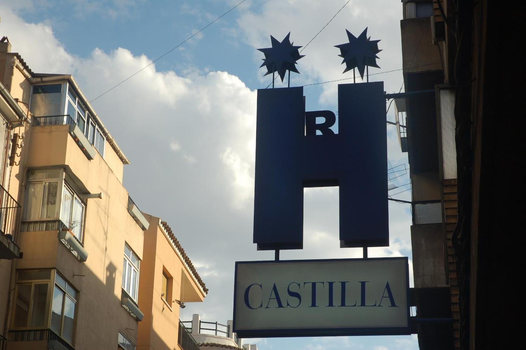 Hostal Residencia Castilla เกว็งกา ภายนอก รูปภาพ