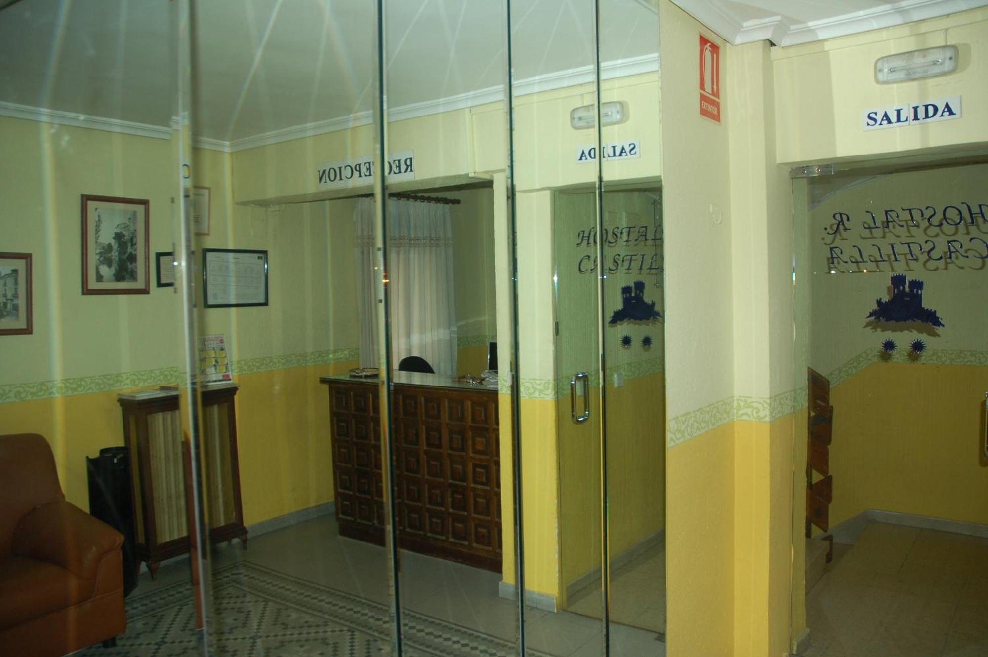 Hostal Residencia Castilla เกว็งกา ภายนอก รูปภาพ