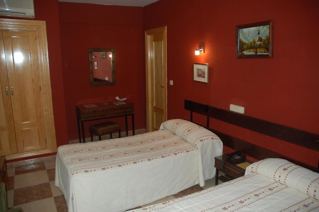 Hostal Residencia Castilla เกว็งกา ภายนอก รูปภาพ