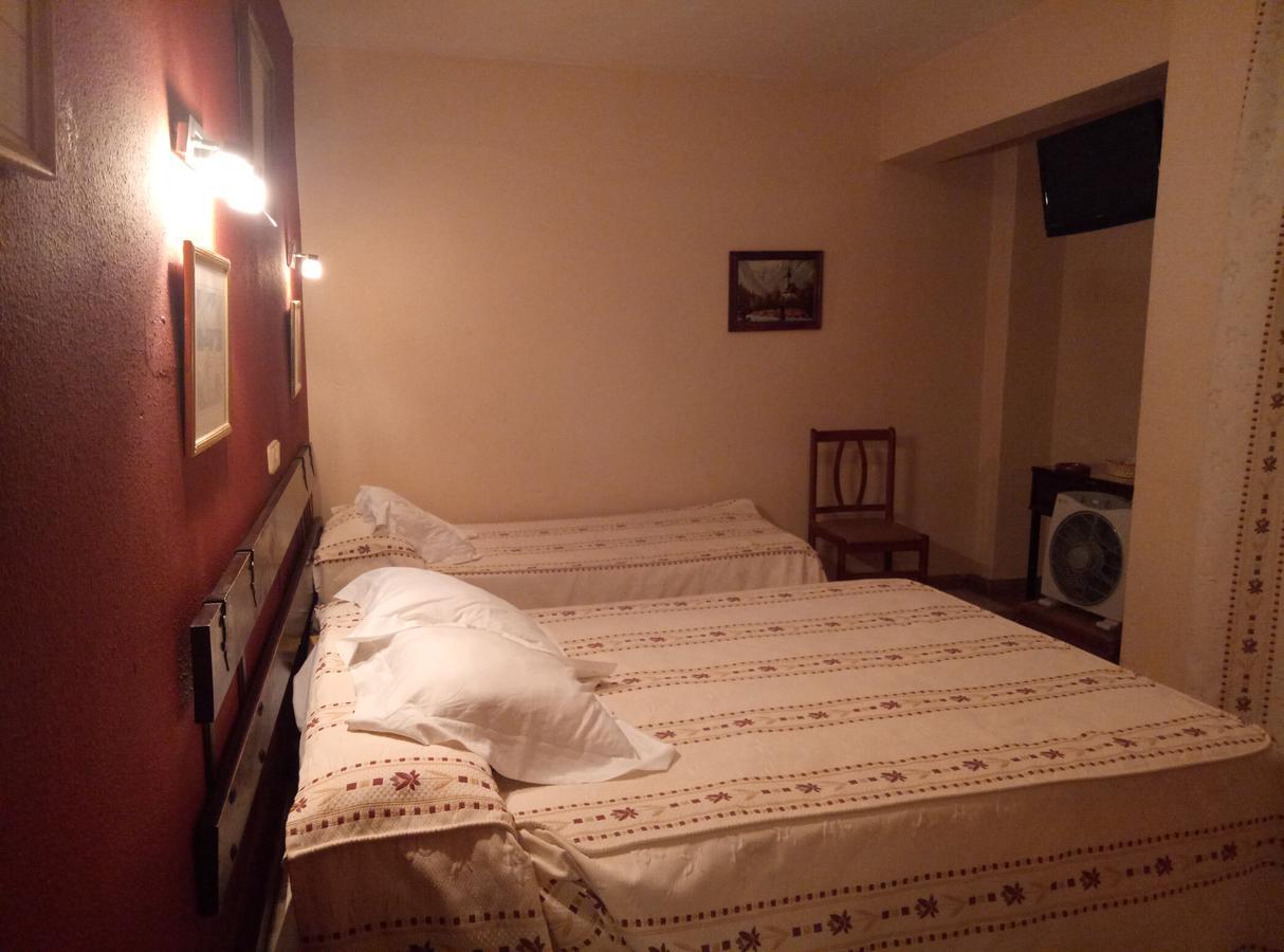 Hostal Residencia Castilla เกว็งกา ภายนอก รูปภาพ
