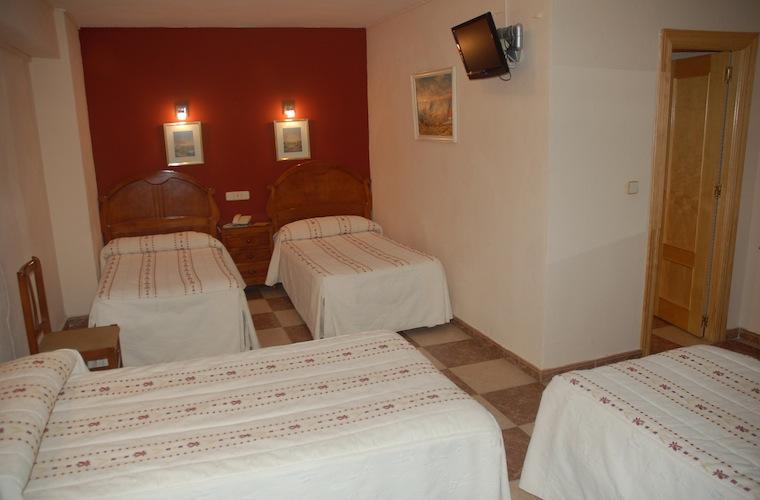 Hostal Residencia Castilla เกว็งกา ภายนอก รูปภาพ