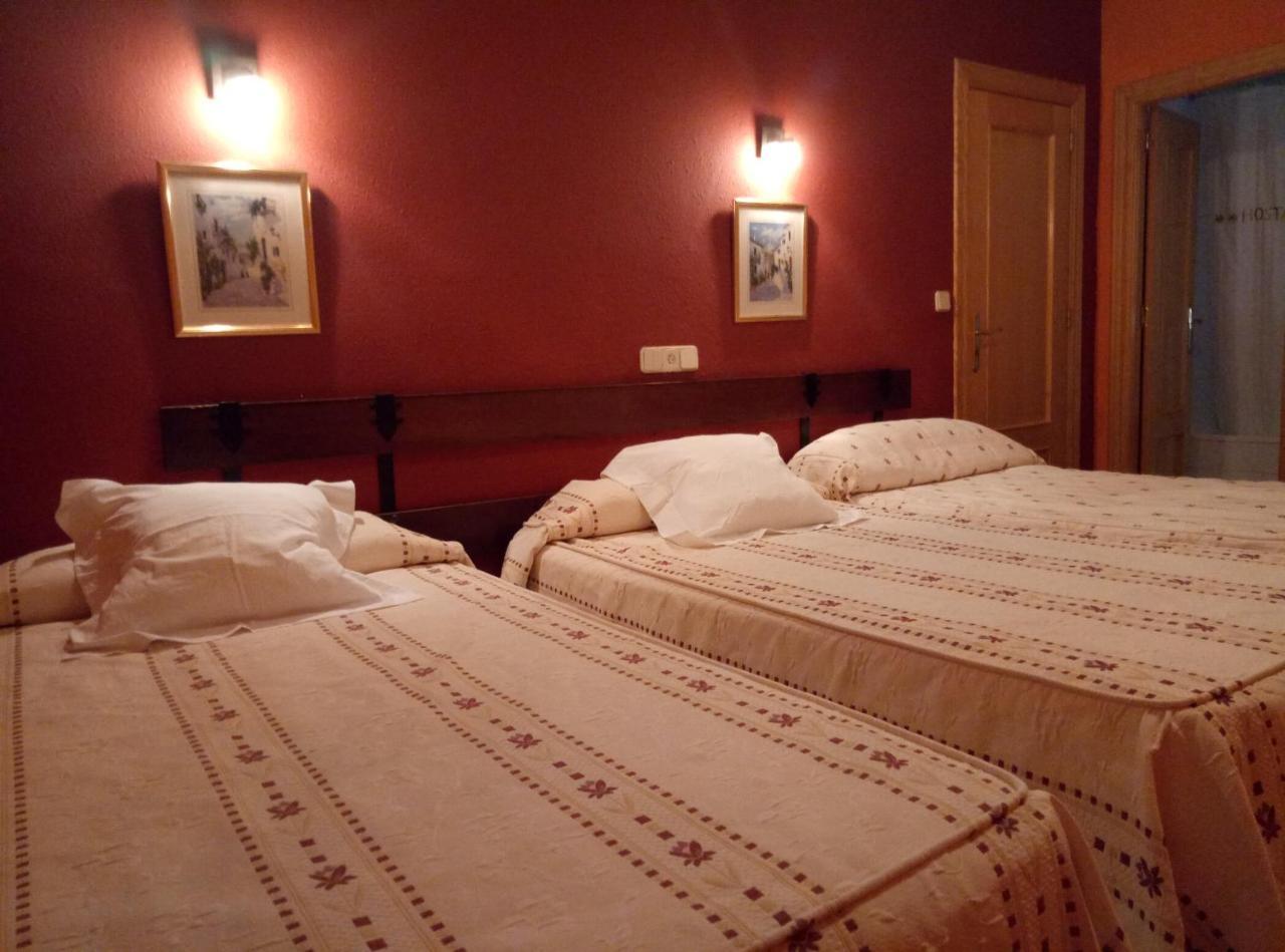 Hostal Residencia Castilla เกว็งกา ภายนอก รูปภาพ